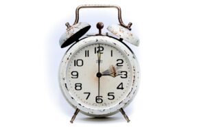 終活における保険契約者変更の方法は？
