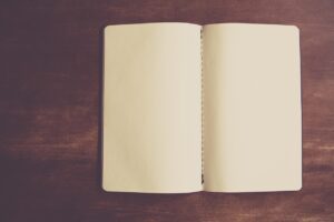 終活におけるエンディングノートの内容の例は？