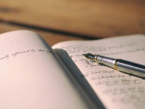 終活に向けて夫婦で書くエンディングノートのポイントは？